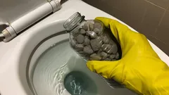 Risparmia sulle bollette dei servizi pubblici con questo trucchetto con una bottiglia