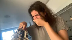 Semplici trucchi per eliminare l'odore sgradevole dalle scarpe in pochi minuti