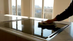 Basta una mossa per ritrovare un piano cottura pulito come non l’hai mai visto